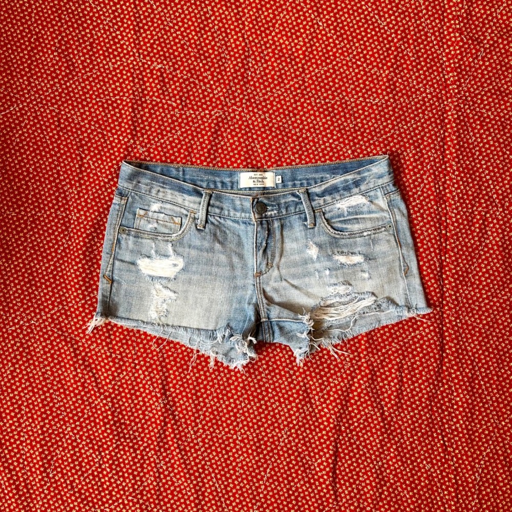 Vintage 2000s Abercrombie & Fitch Distressed Denim Shorts Light Wash Size 2